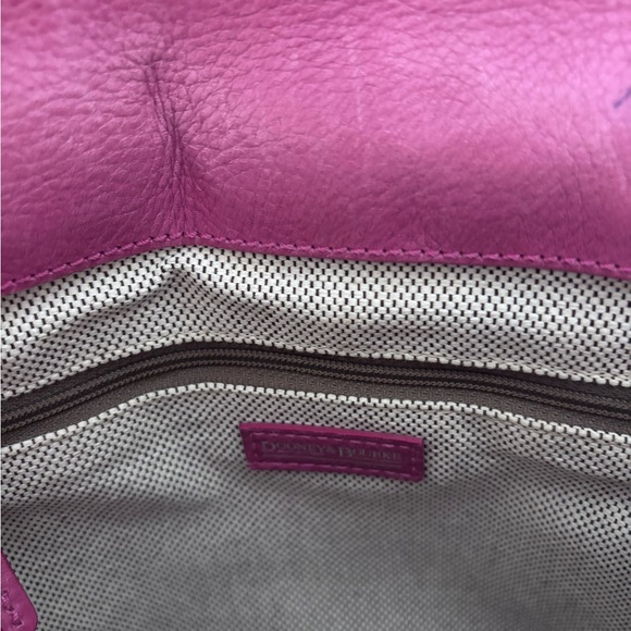 Dooney & Bourke Green Leather Shoulder Bag with Heart Buckle - Picture 11 of 12